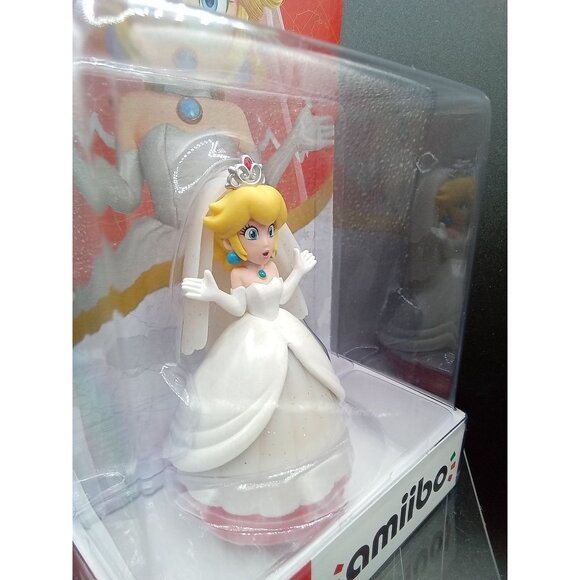 Super Mario Odyssey Princess Peach Amiibo Figure - Picture 5 of 6